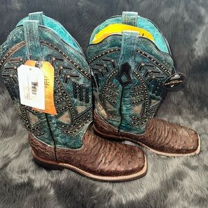 New with tags women’s Corral brown/turquoise Ostrich leather boots size 10.
